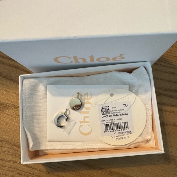 Chloe Alphabet Wallet in Grained Leather - Picture 15 of 16